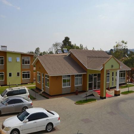 Hotel Desderia อึมเบยา ภายนอก รูปภาพ
