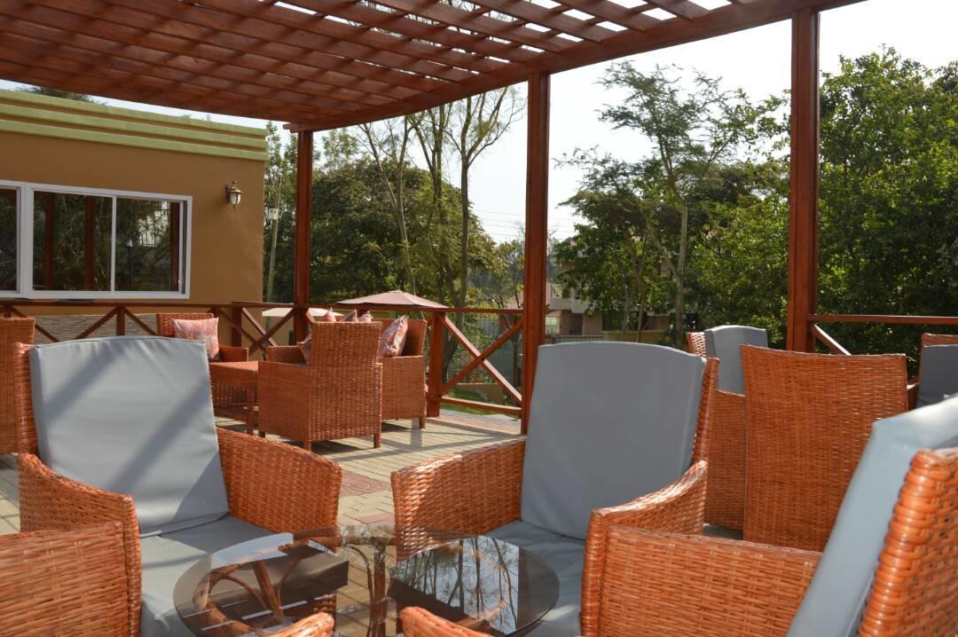 Hotel Desderia อึมเบยา ภายนอก รูปภาพ
