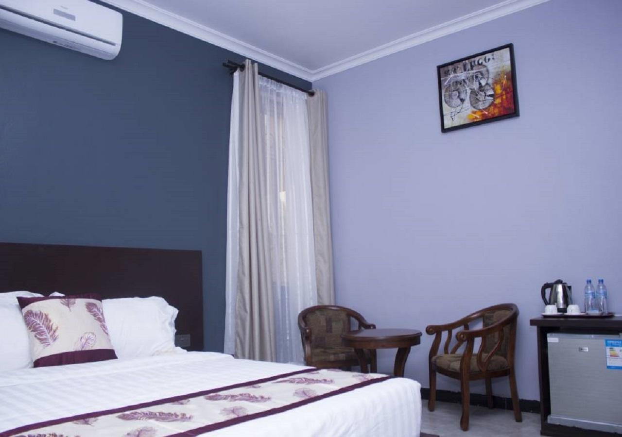 Hotel Desderia อึมเบยา ภายนอก รูปภาพ