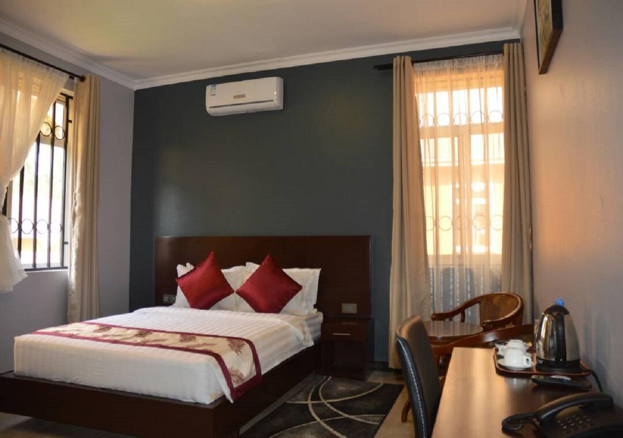 Hotel Desderia อึมเบยา ภายนอก รูปภาพ